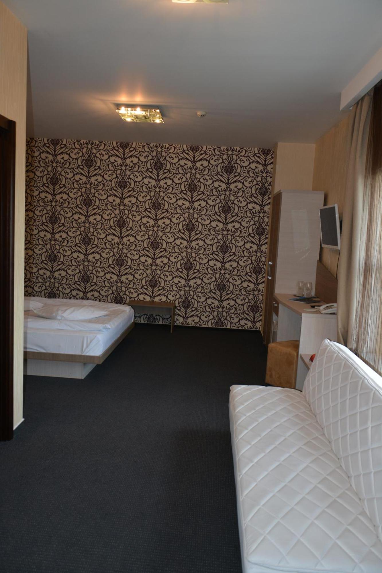 Albert Hotel Ploieşti Zimmer foto